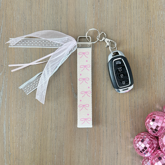 bow print specialty wristlet