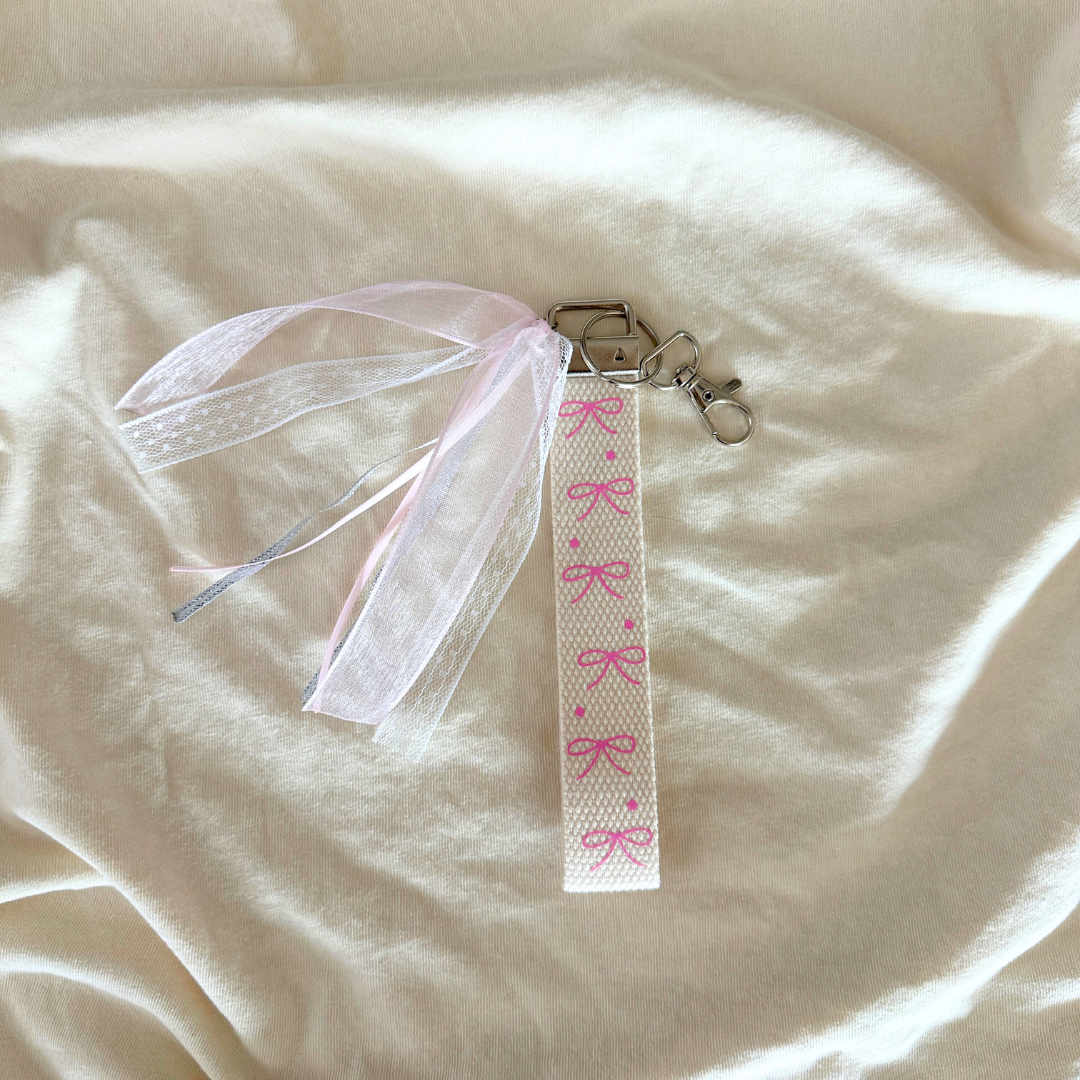 bow print specialty wristlet
