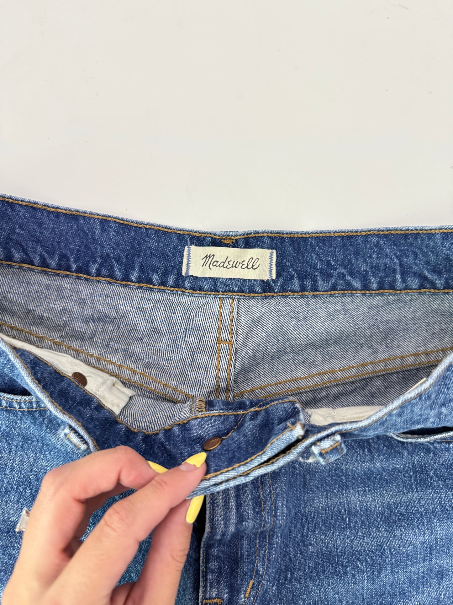 madewell high rise relaxed denim short (size 27)