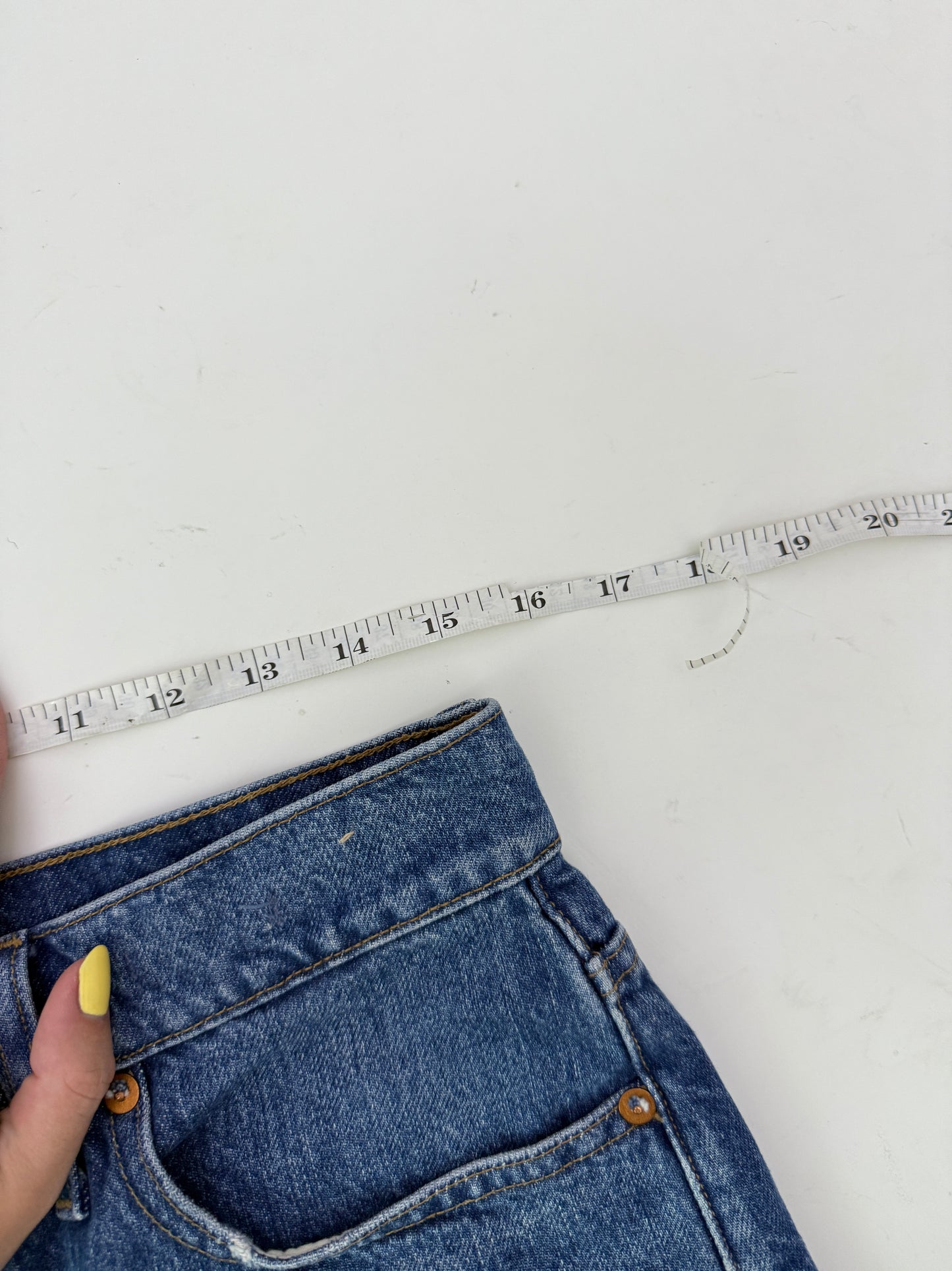 madewell high rise relaxed denim short (size 27)