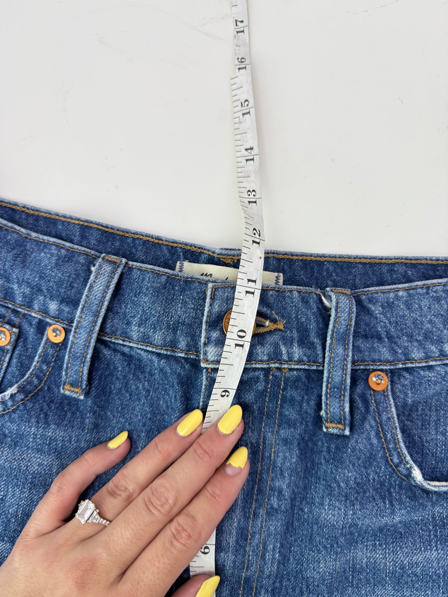 madewell high rise relaxed denim short (size 27)