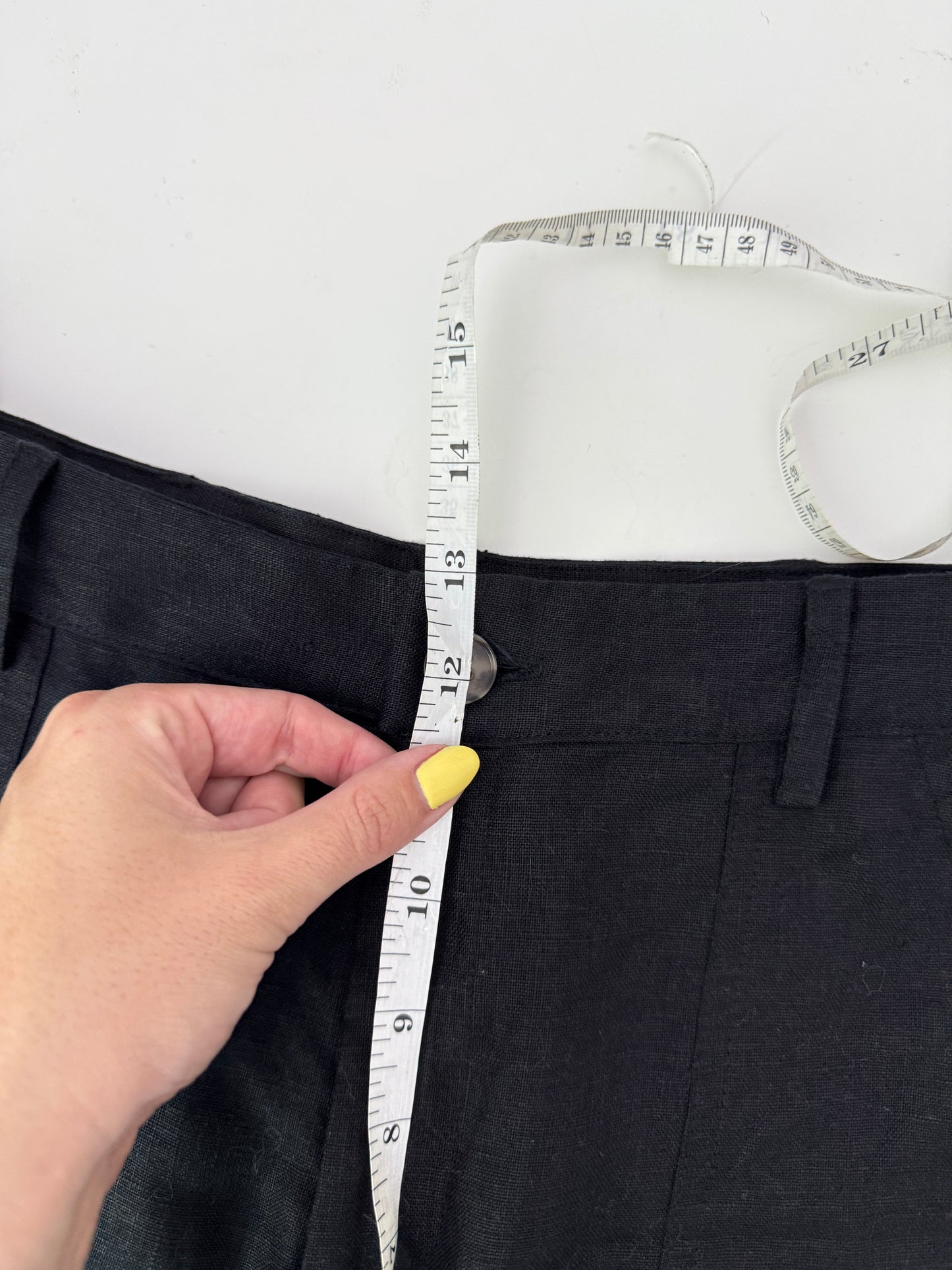 reformation high rise tailored linen shorts (size 4)
