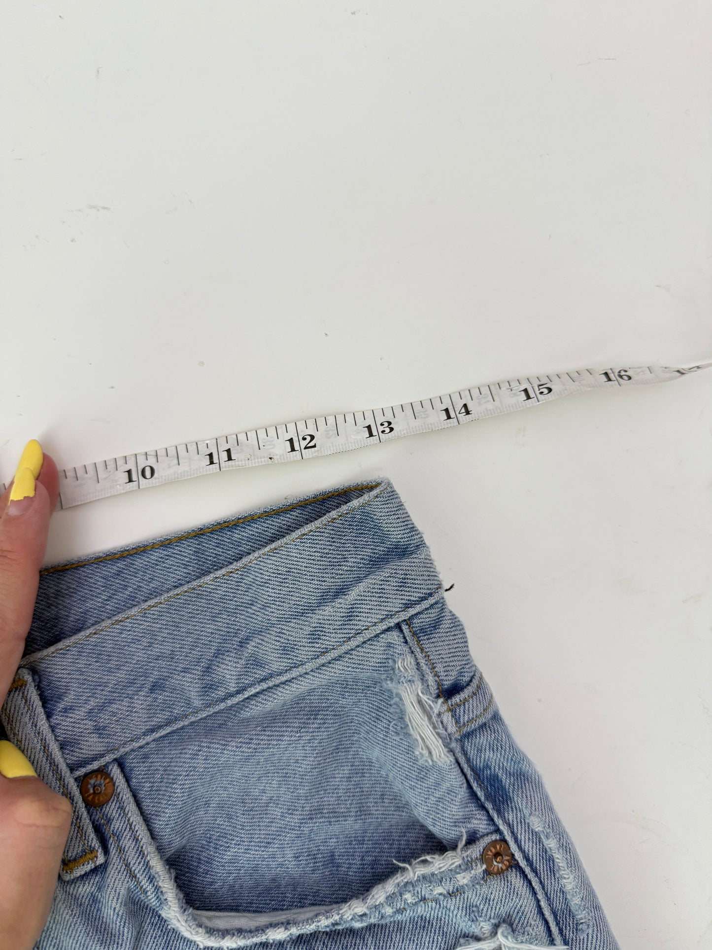 agolde high rise dee short (size 25)