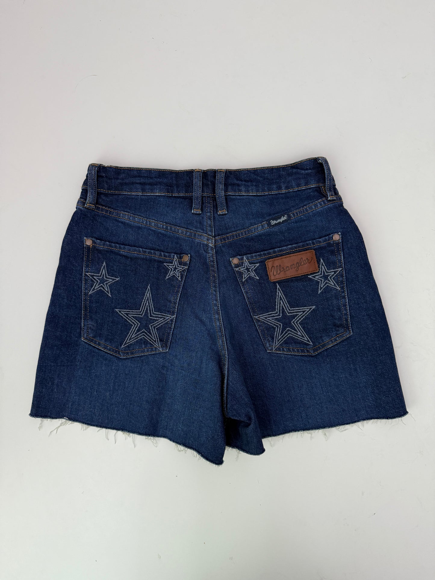 Wrangler star embroidered high rise shorts (size 28)