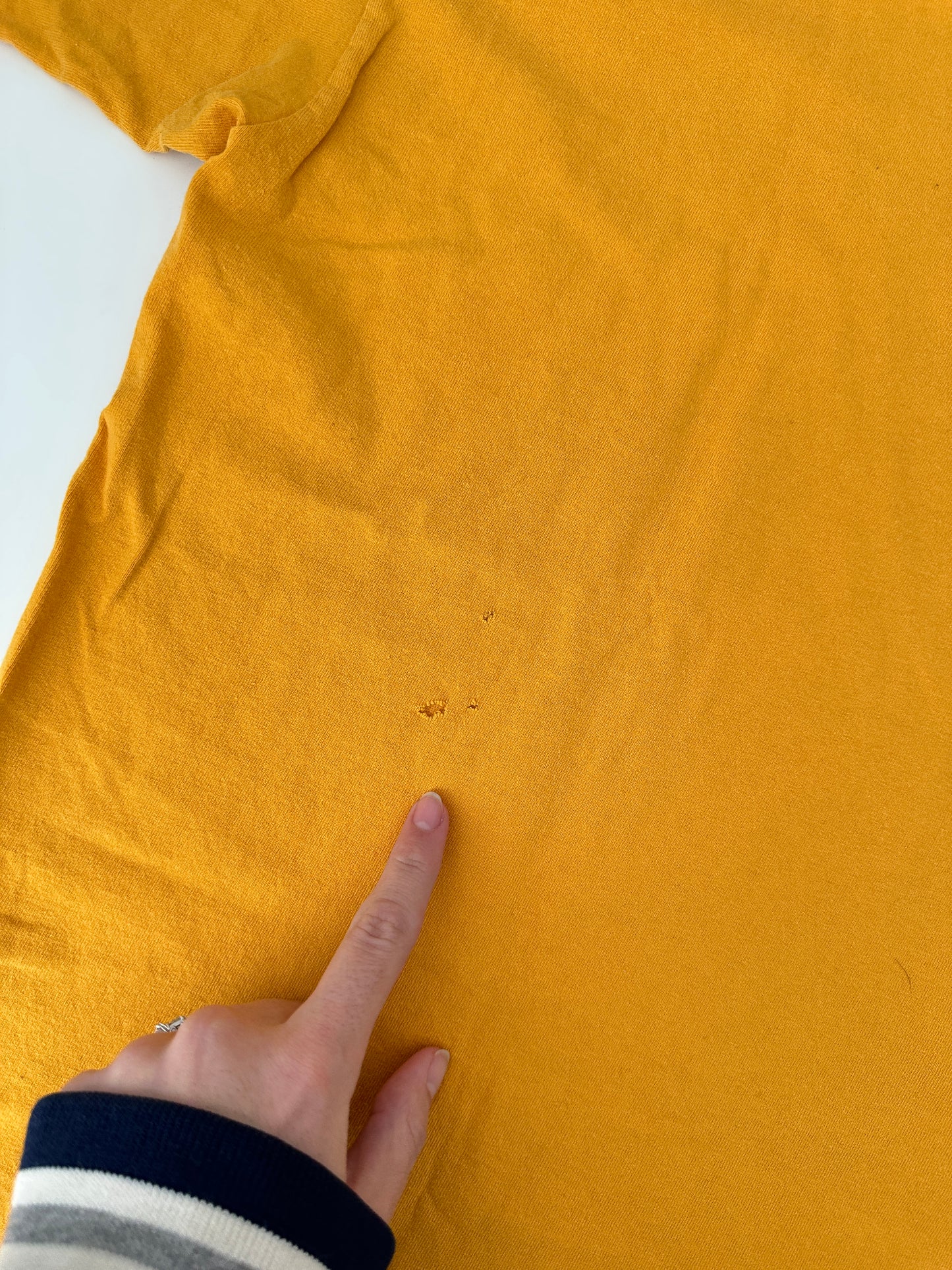 vintage yellow gold nike tee (size xl)
