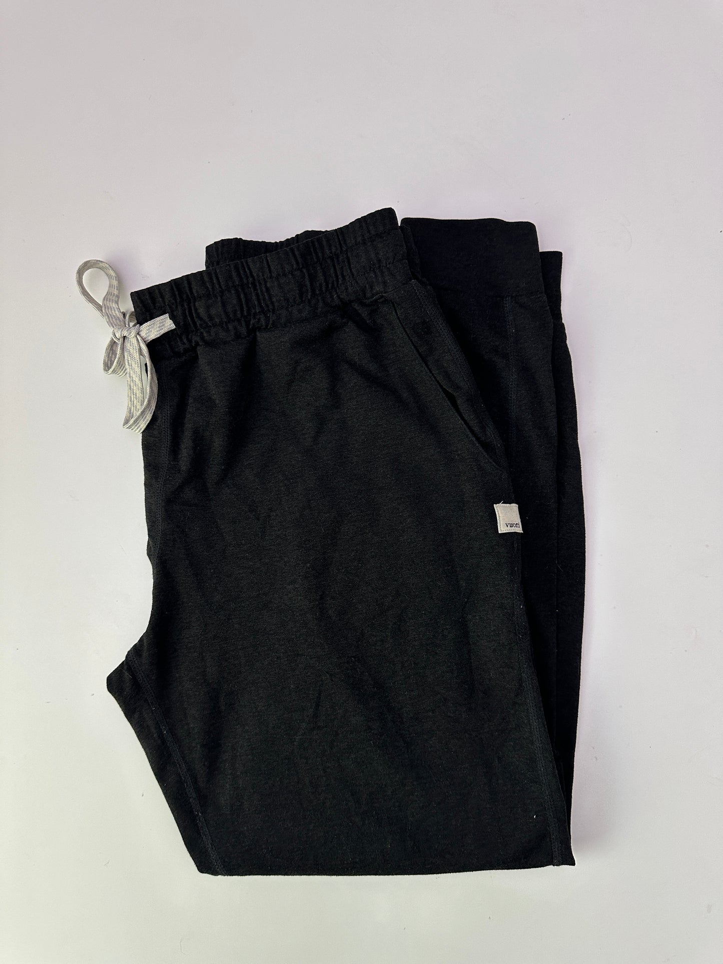 vuori black heather performance jogger (size small)