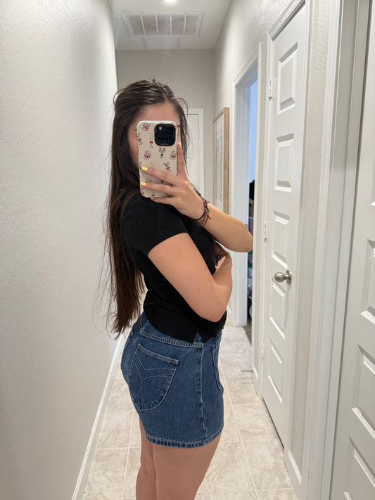 Rolla's high rise pocket shorts (size 28)