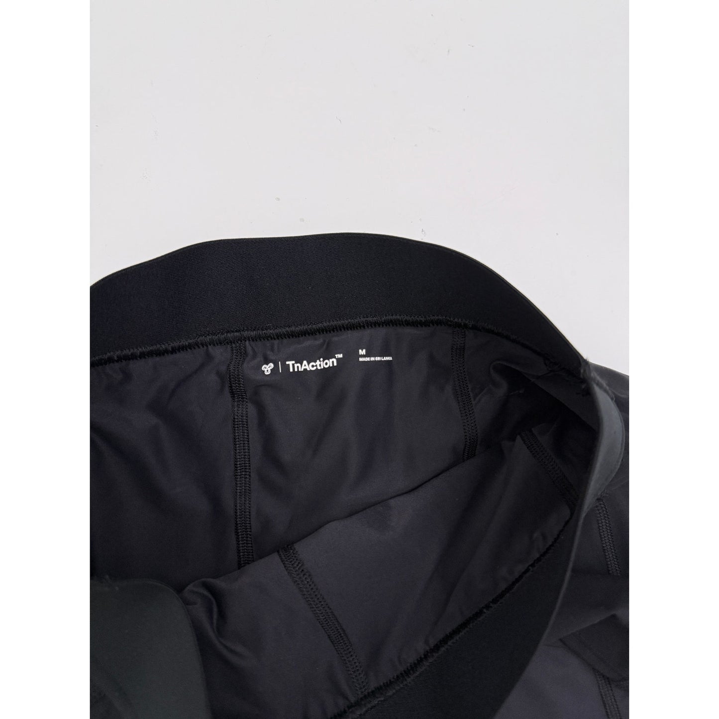 Aritzia TNA black athletic skirt - size medium