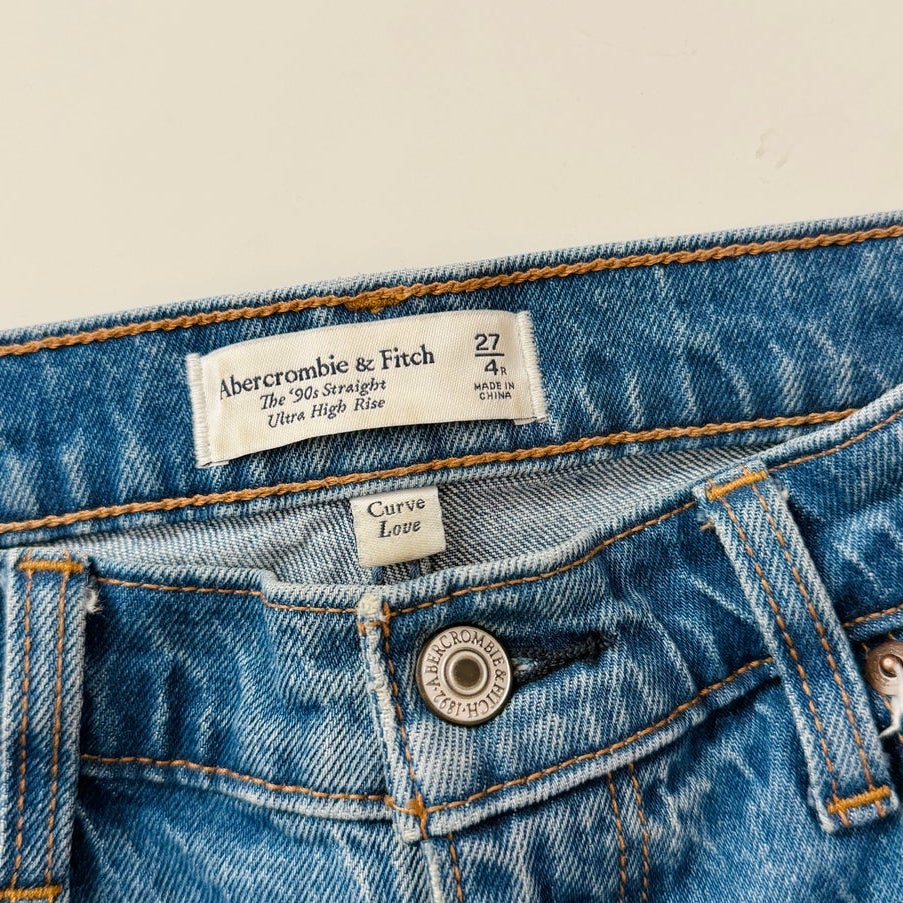 Copied - Abercrombie 90's straight high rise - curve love 4/27 regular