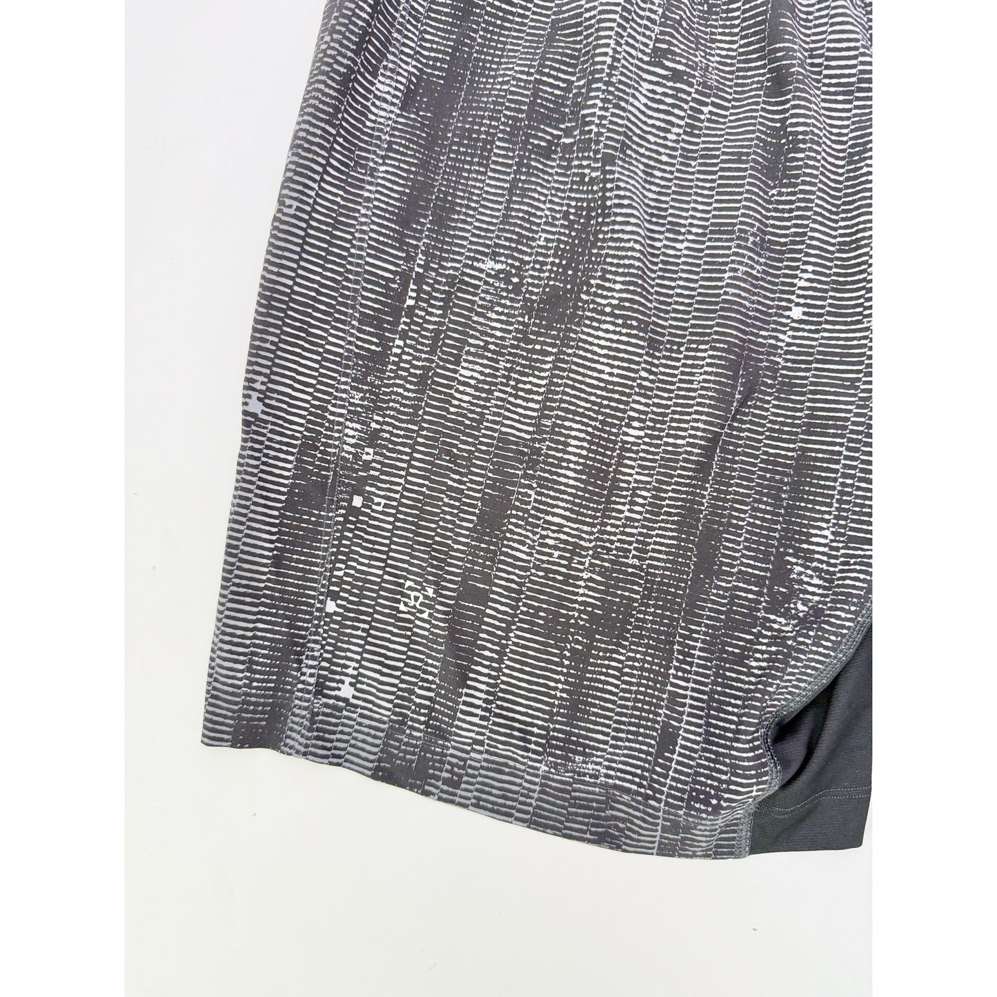 Men's Lululemon grey T.H.E. Short *Linerless 9" - size M