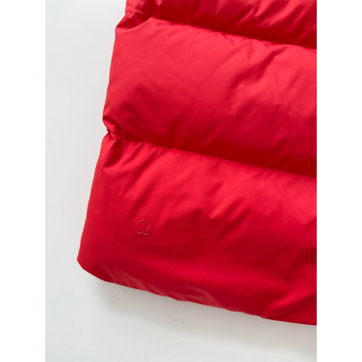 lululemon red puffer vest - size XS