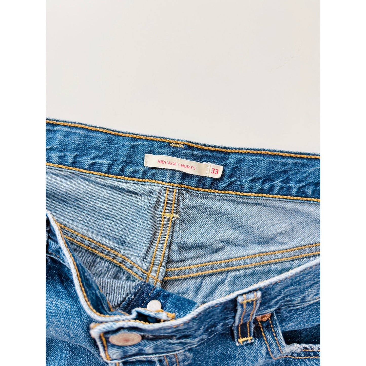 Levi's dark wash ribcage denim shorts - size 33