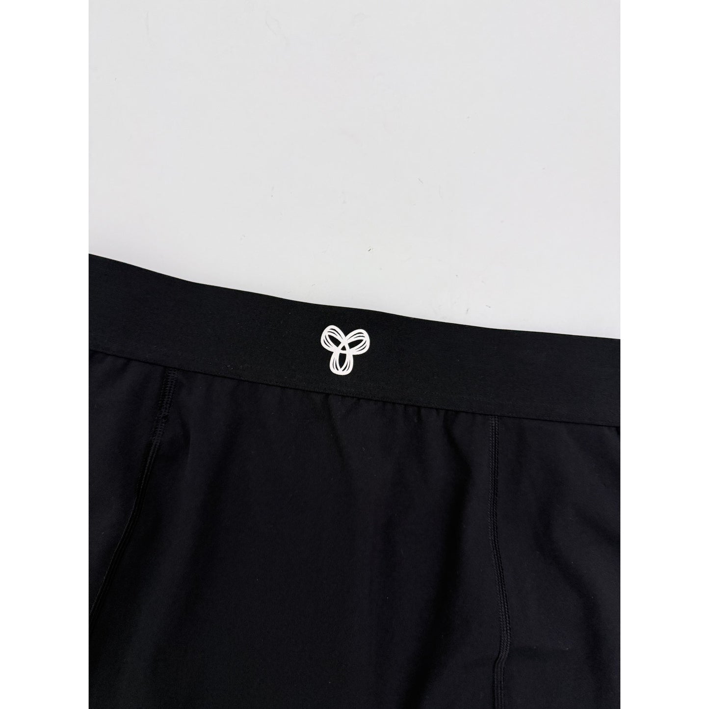 Aritzia TNA black athletic skirt - size medium