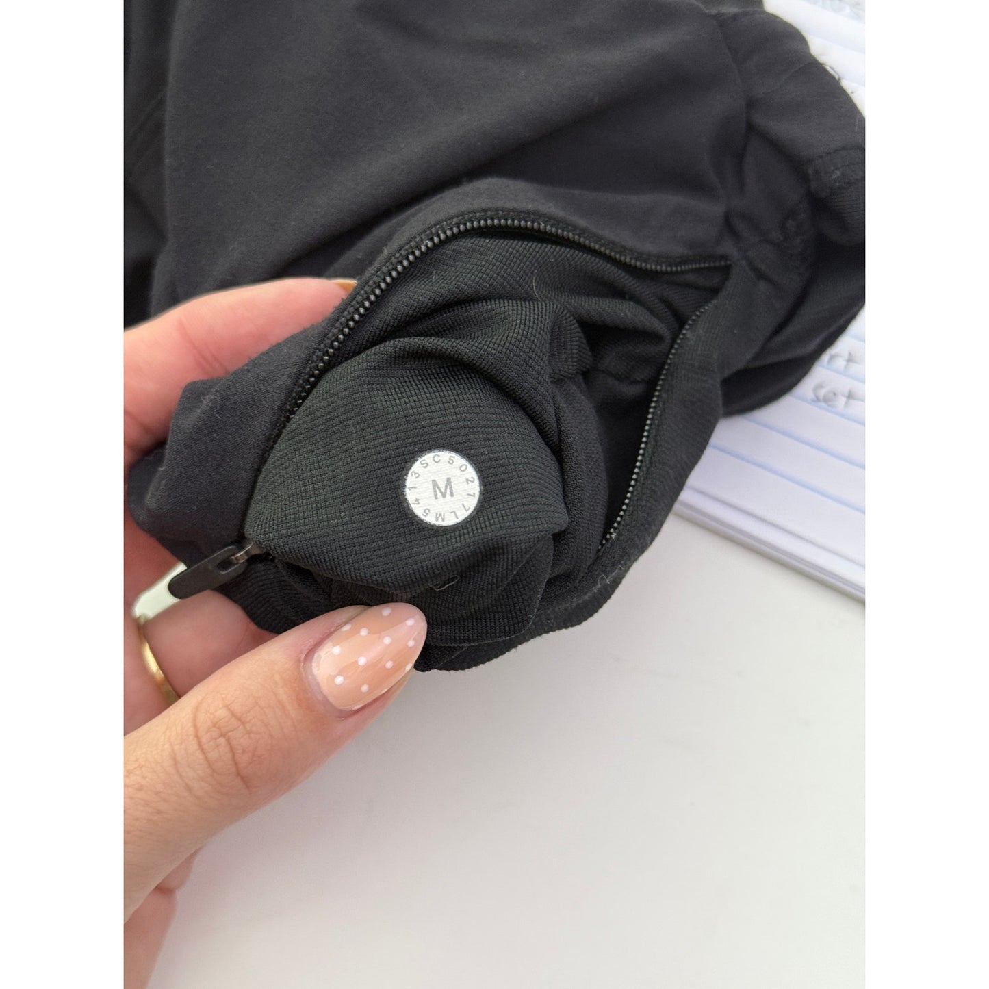 Lululemon black in mind pant 29" inseam - size medium