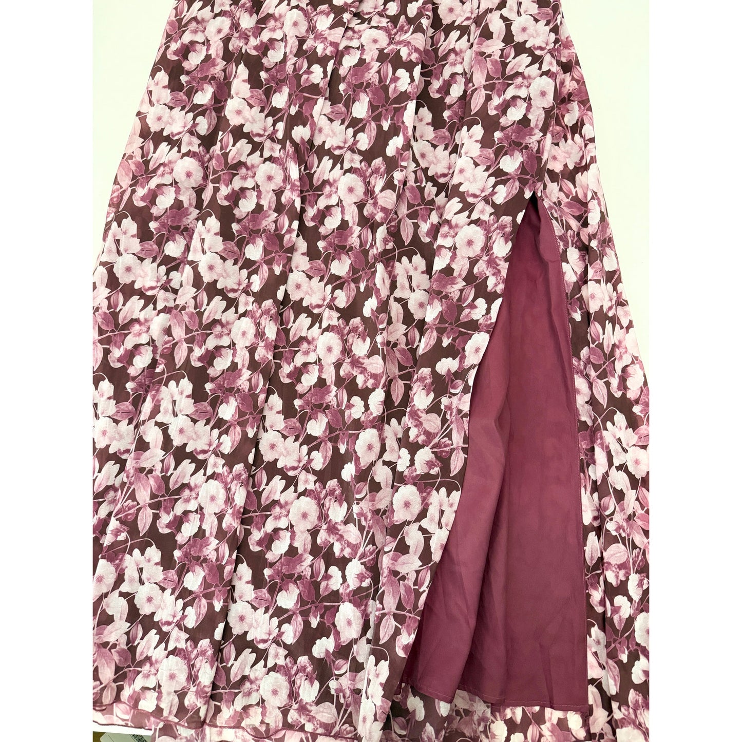 Lulu's burgundy floral pleated maxi dress - size small