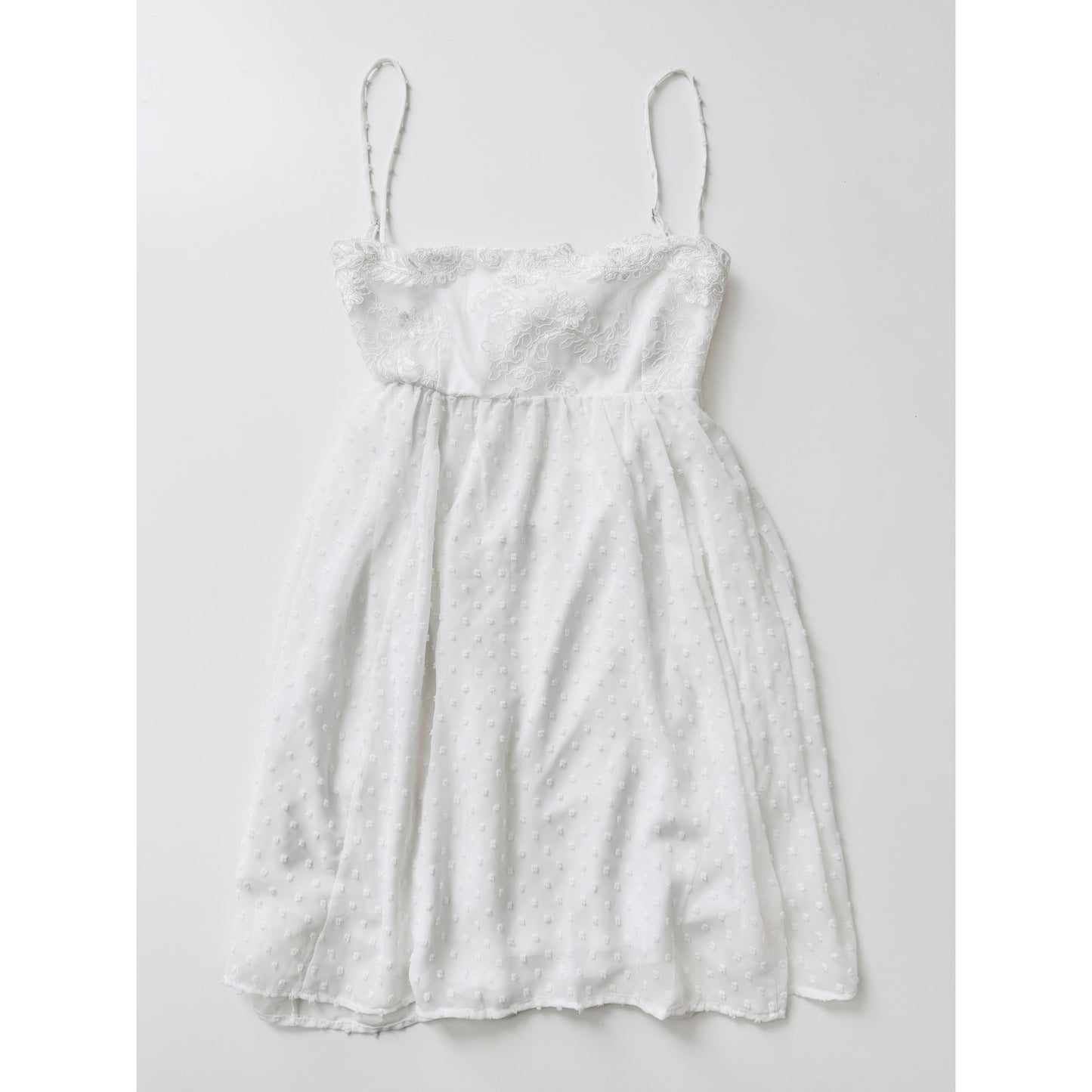 Lucy in the sky white sequin babydoll dress - size small