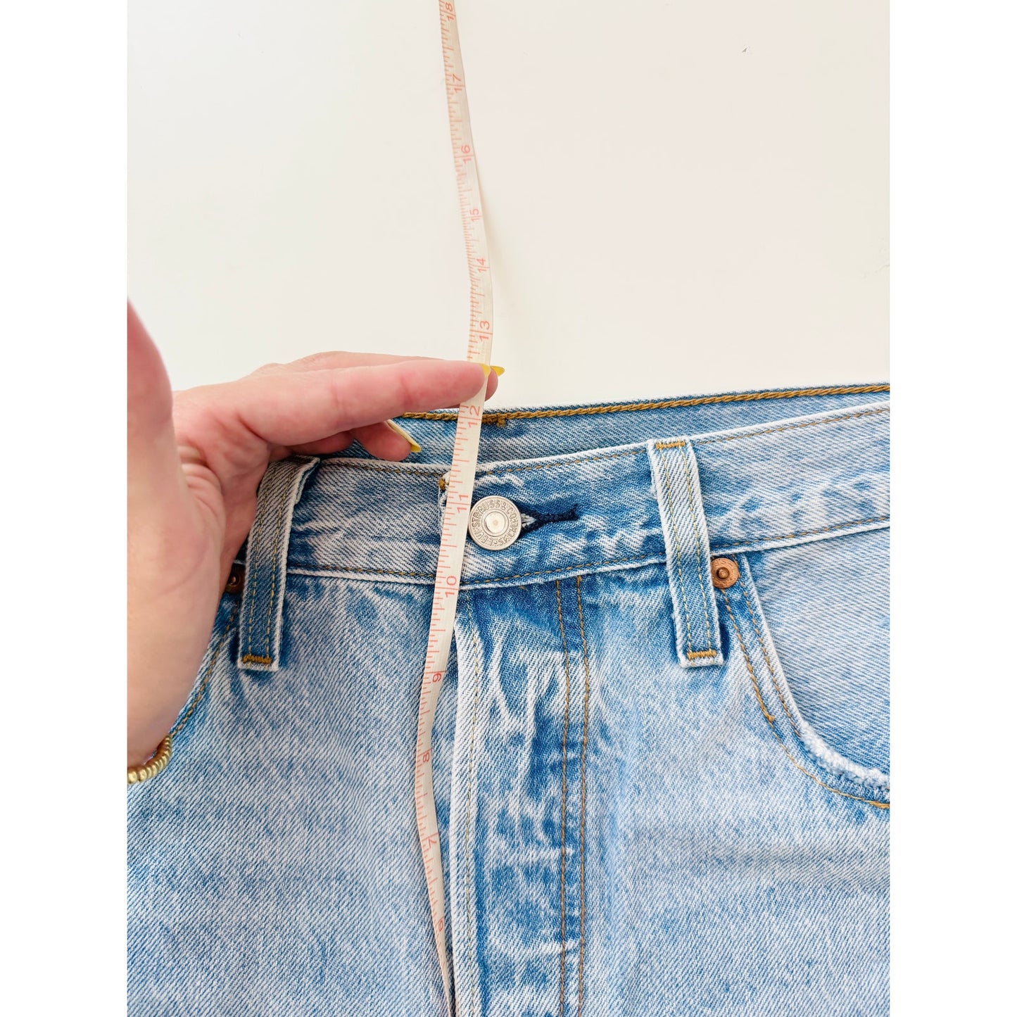 levis high rise 501 shorts - size 31