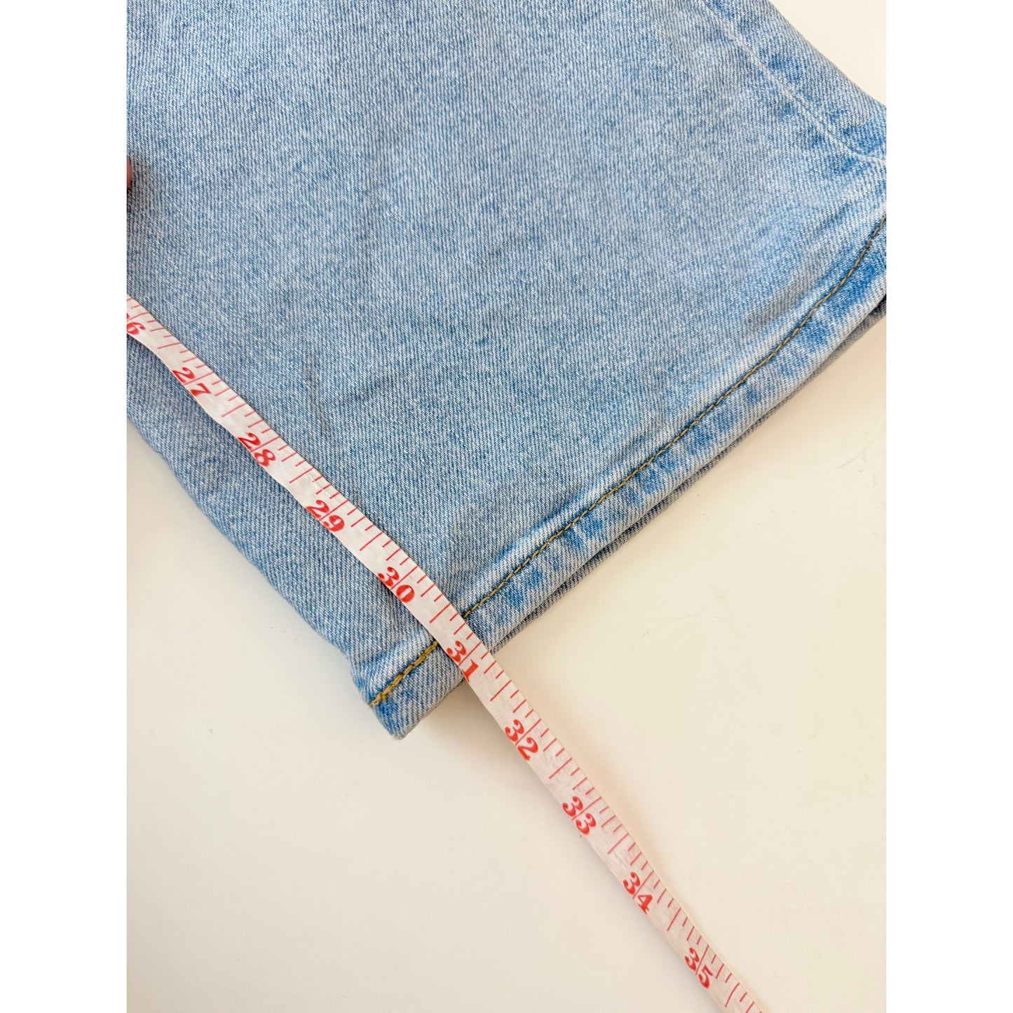 Levis light wash ribcage straight jeans - size 30