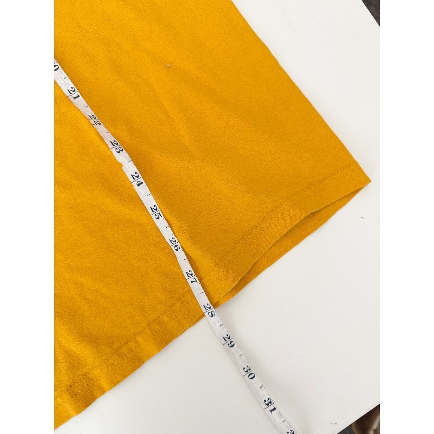 Vitnage nike yellow embroidered graphic tee - size xlarge