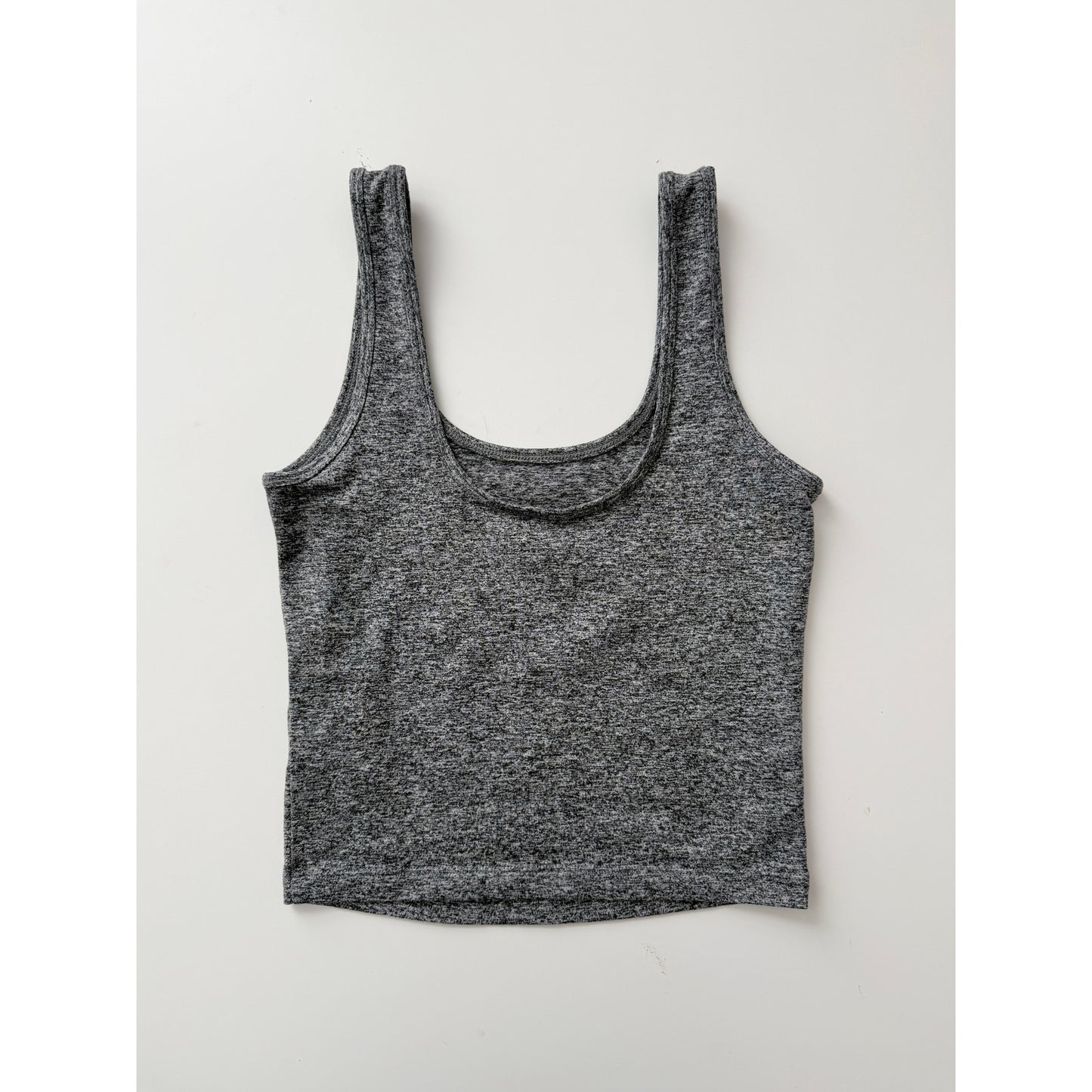 Vuori halo essential scoop neck tank - size XS