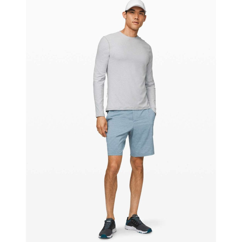Men's Lululemon Blue Pace Breaker Shorts lined 9" - size  L