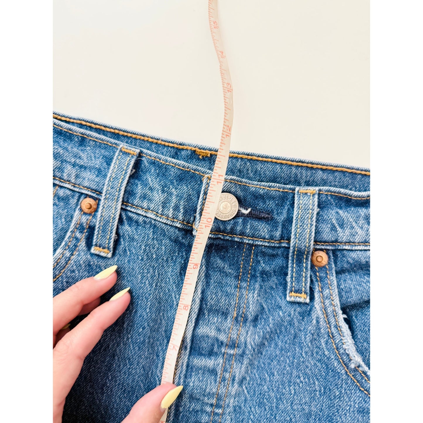 levis high rise 501 shorts - size 30