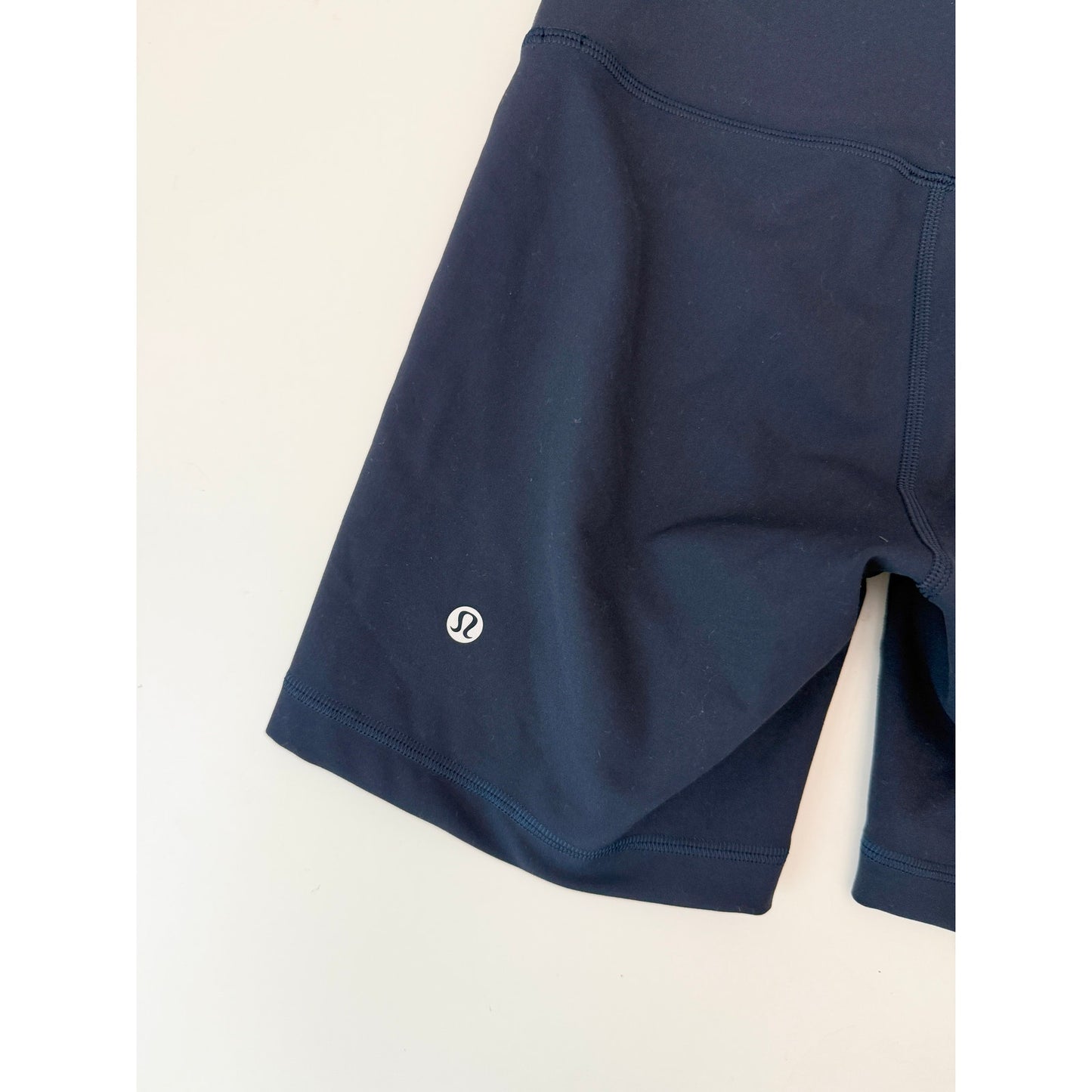 Lululemon Wunder train biker shorts - size 6, 6" inseam