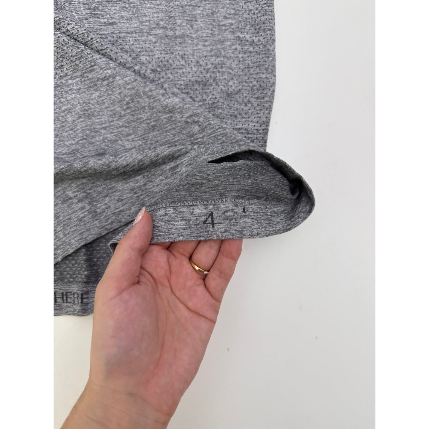Lululemon grey swifthy tech short sleeve 2.0 - size 4