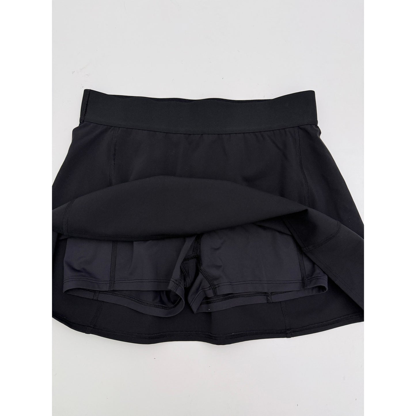 Aritzia TNA black athletic skirt - size medium