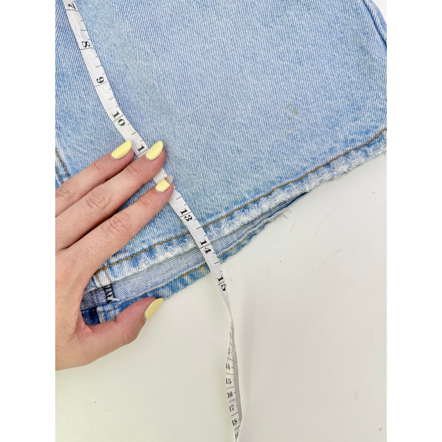 Levis light wash denim skirt - size 27