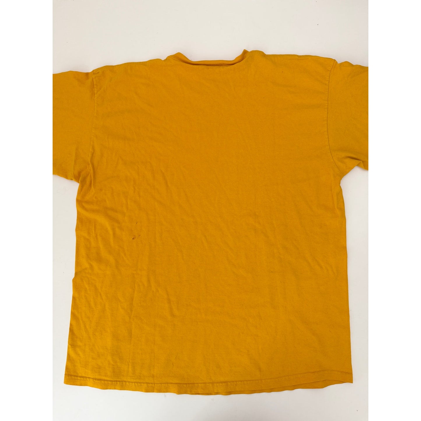 Vitnage nike yellow embroidered graphic tee - size xlarge