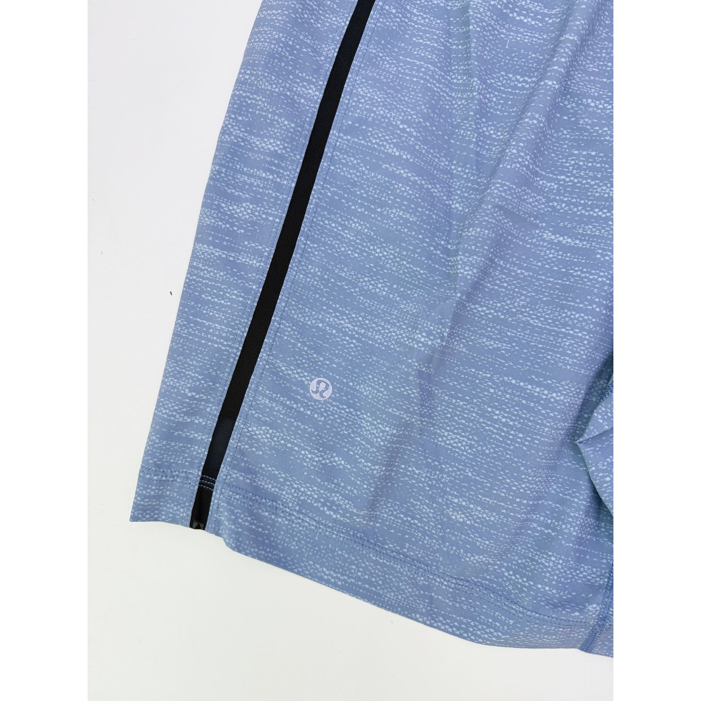 Men's Lululemon Blue Pace Breaker Shorts lined 9" - size  L