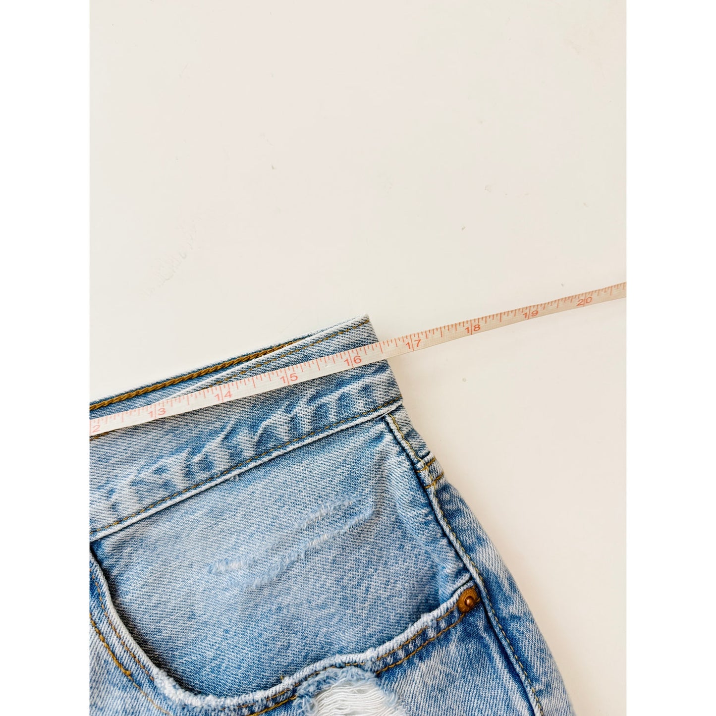 levis high rise 501 shorts - size 31
