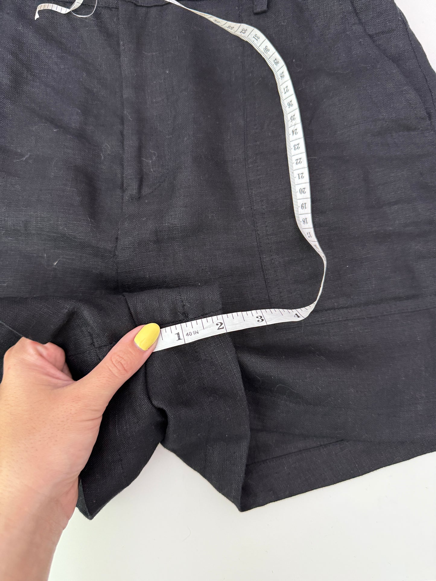 reformation high rise tailored linen shorts (size 4)