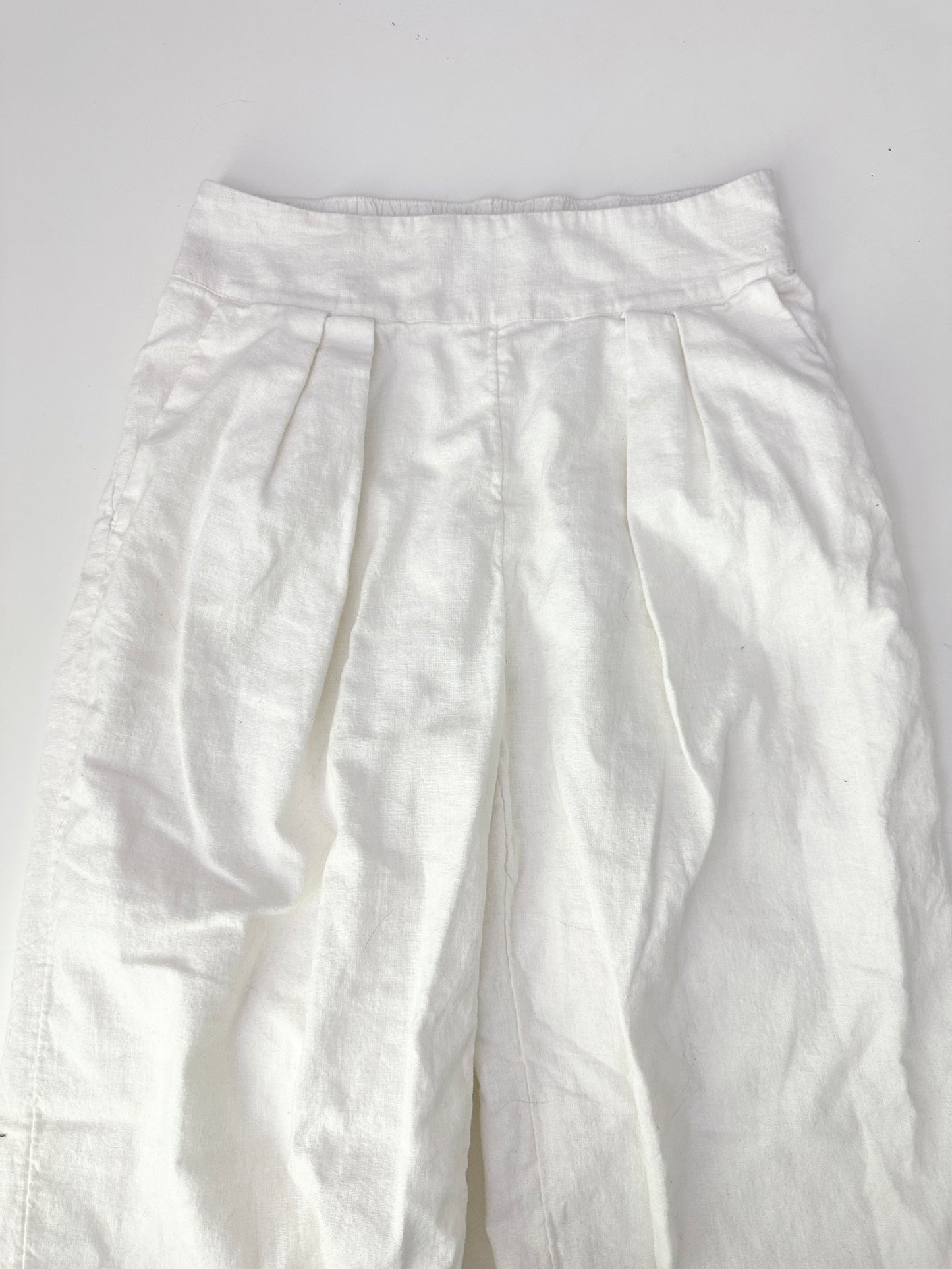 Abercrombie white linen trousers (size small)