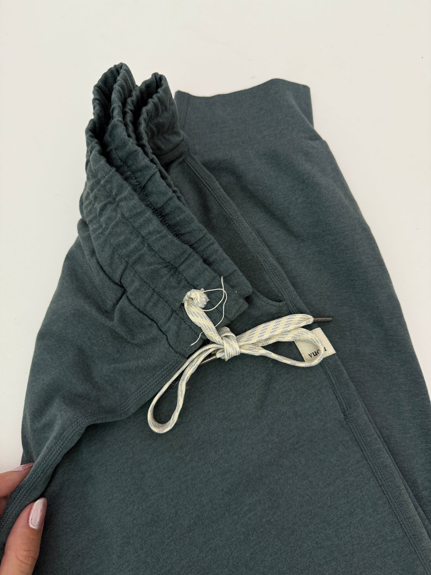 vuori teal heather performance jogger (size XS & small)