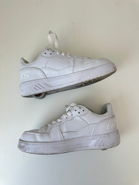 heely's white rezerve low sneaker (US 9)