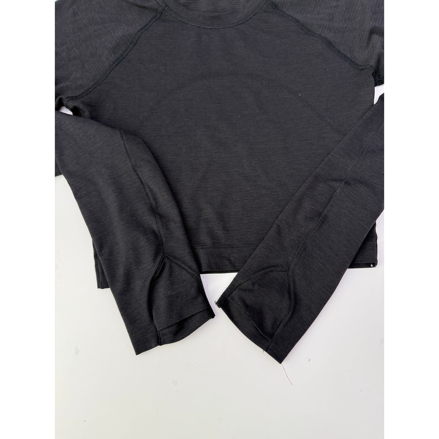Lululemon black cropped swiftly tech long sleeve - size 4