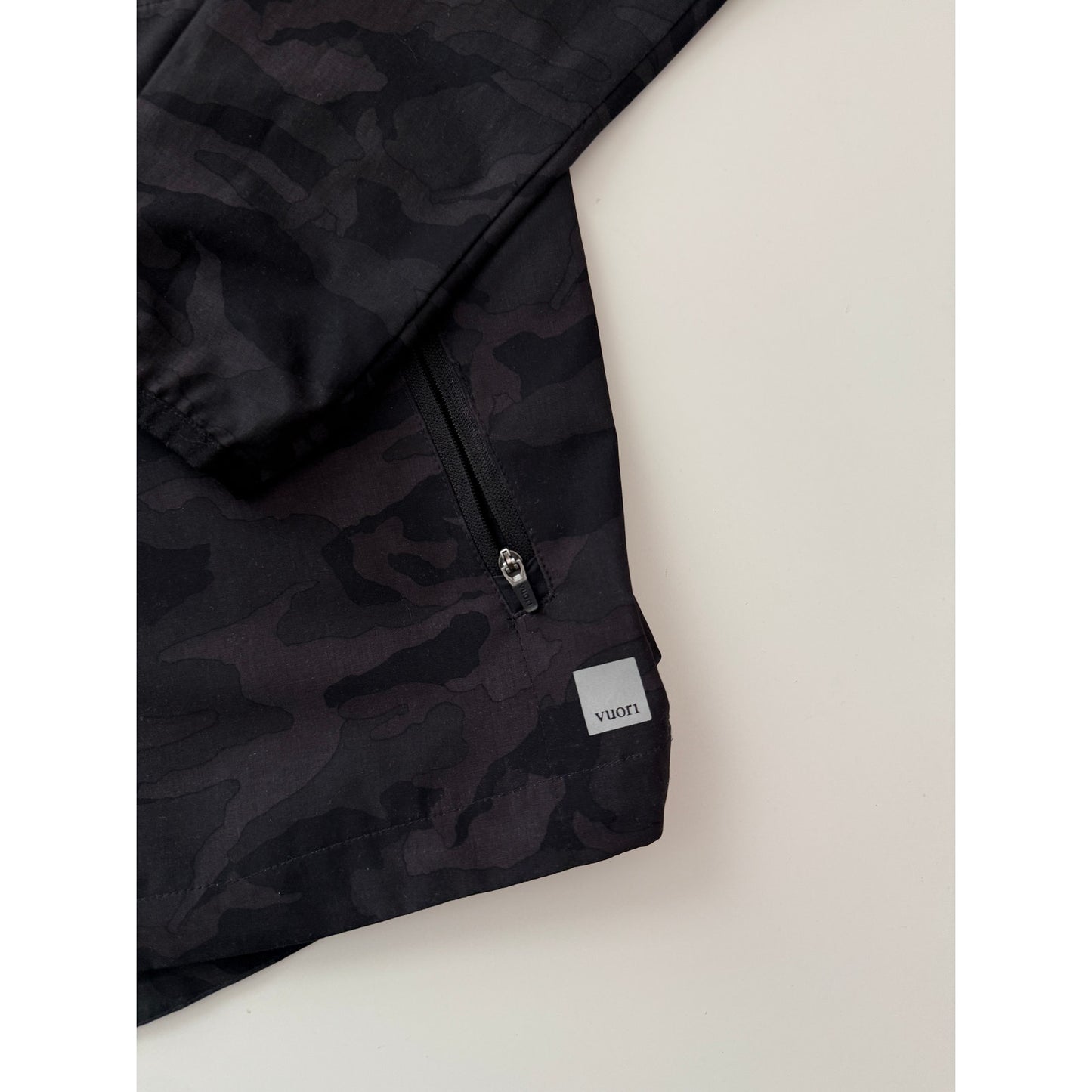 Vuori camo outdoor trainer shell - size XS