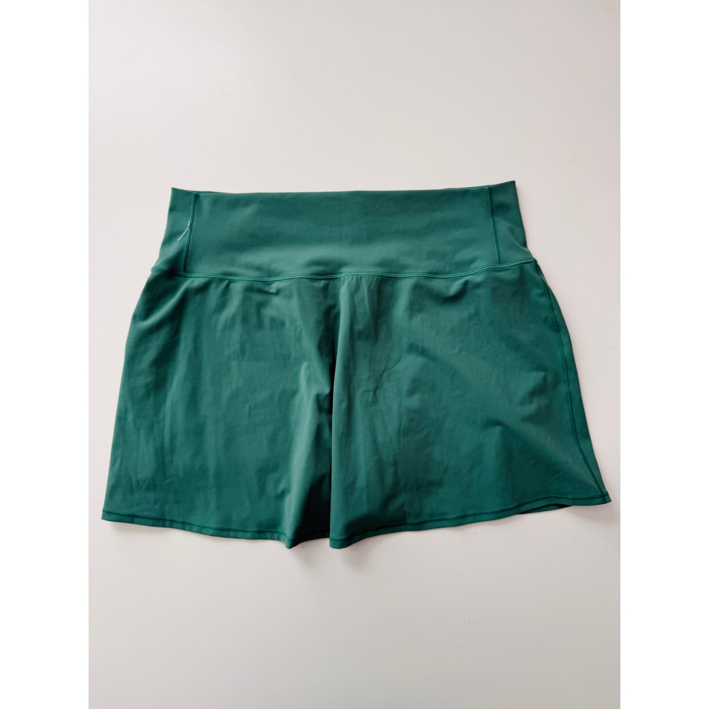 Vuori green high rise volley skirt - size XL