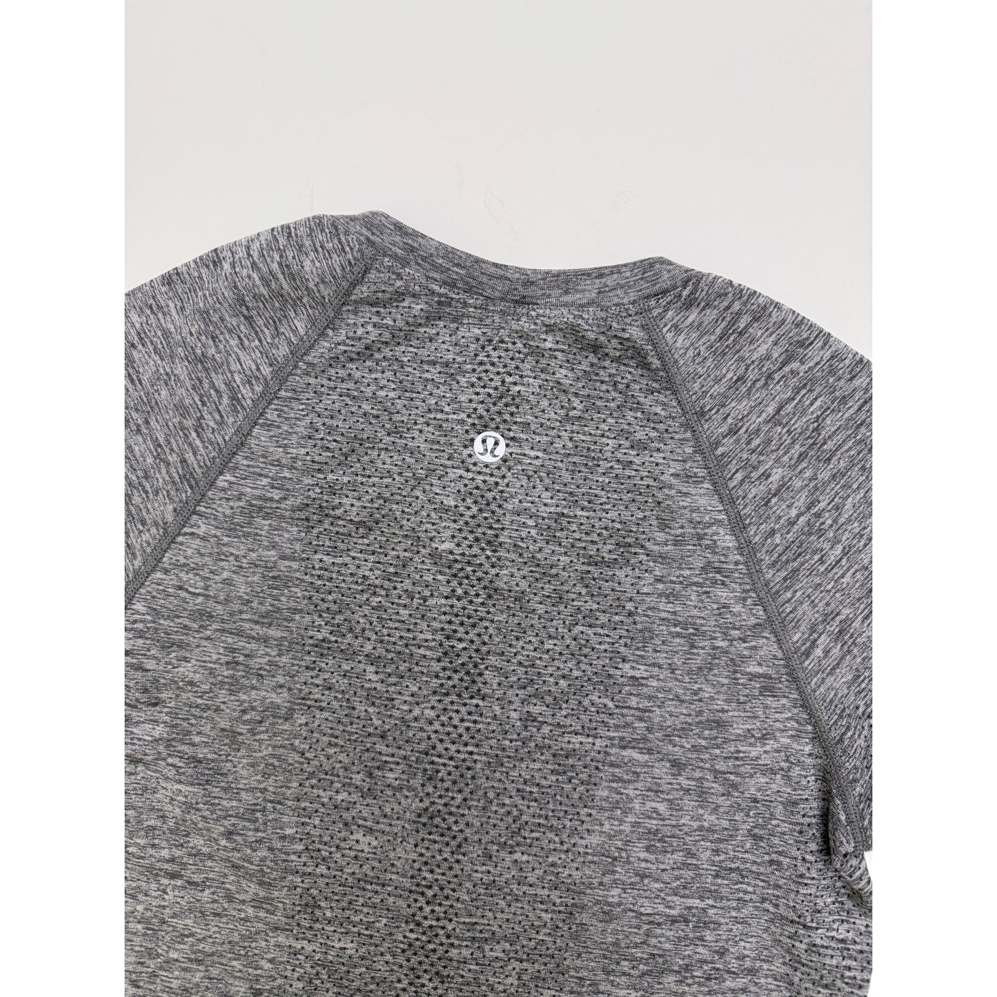 Lululemon grey swifthy tech short sleeve 2.0 - size 4