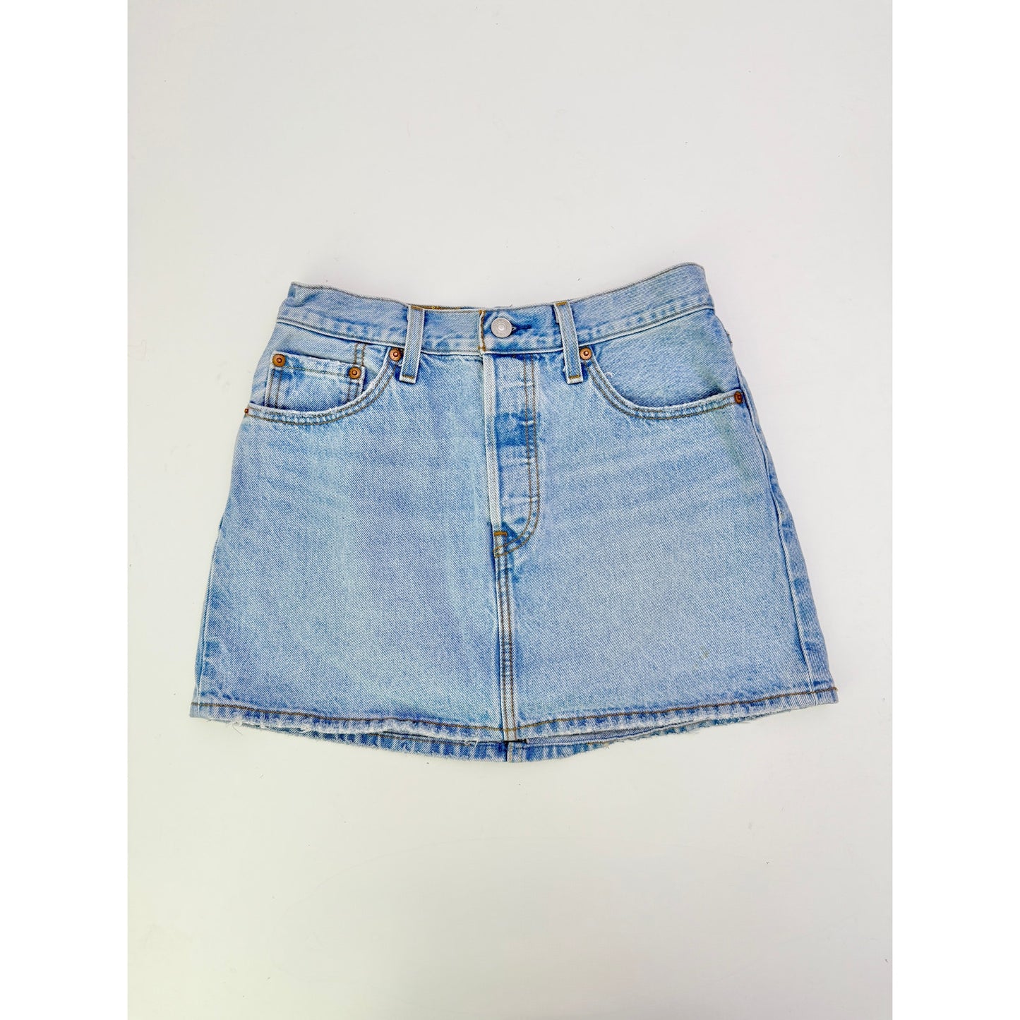 Levis light wash denim skirt - size 27
