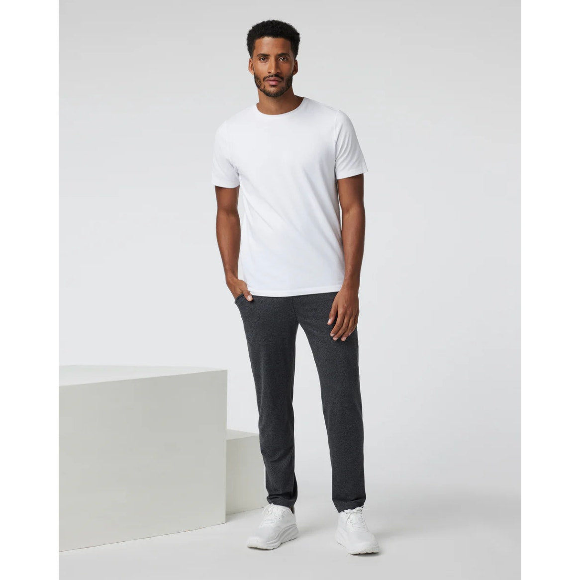 Vuori Men's charcooal heather ponto performance pants - size medium