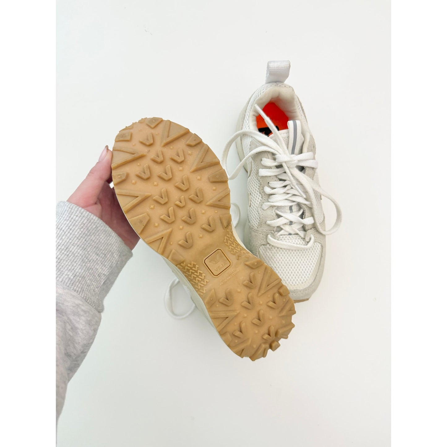 Veja venture white/ beige sneakers - size W 5