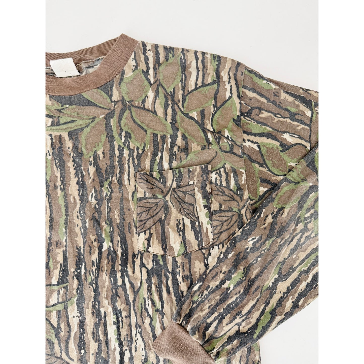 Realtree camo long sleeve - size large