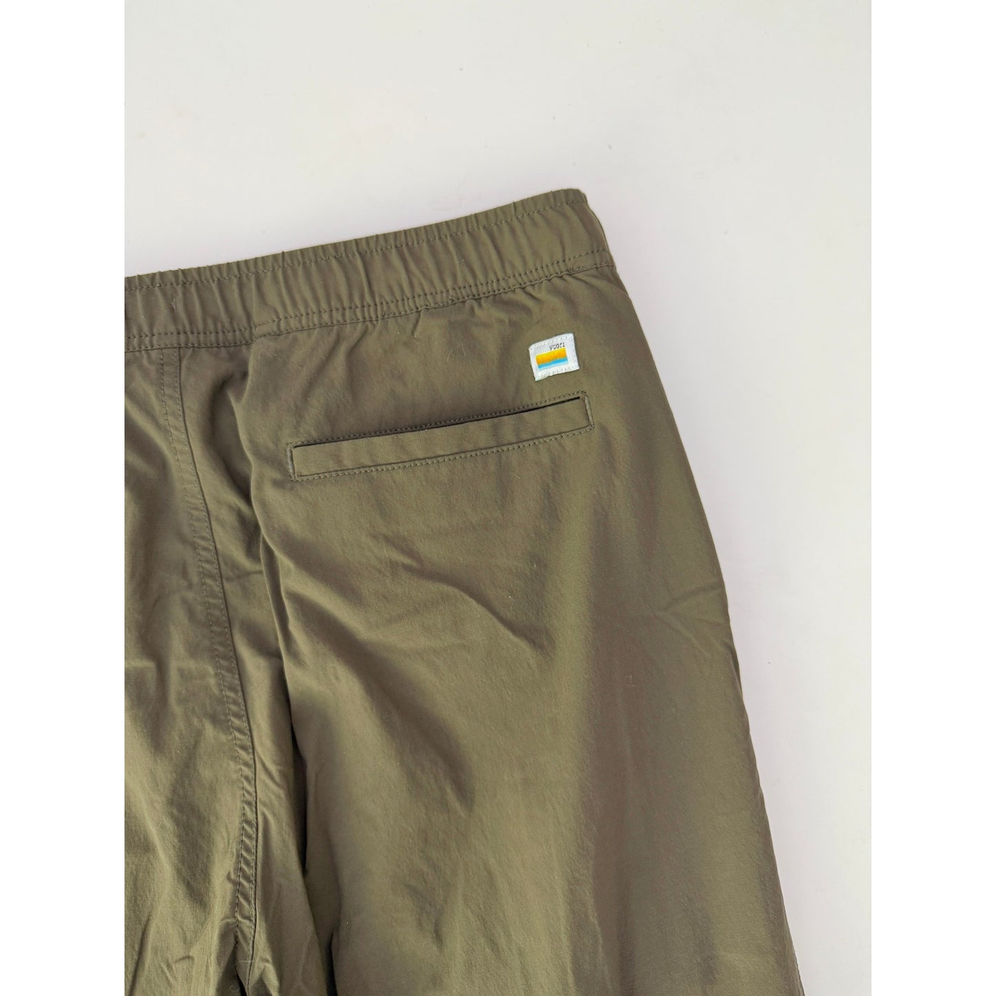 Vuori Men's Barren Explorer Pant Classic Fit - size large, 30" inseam