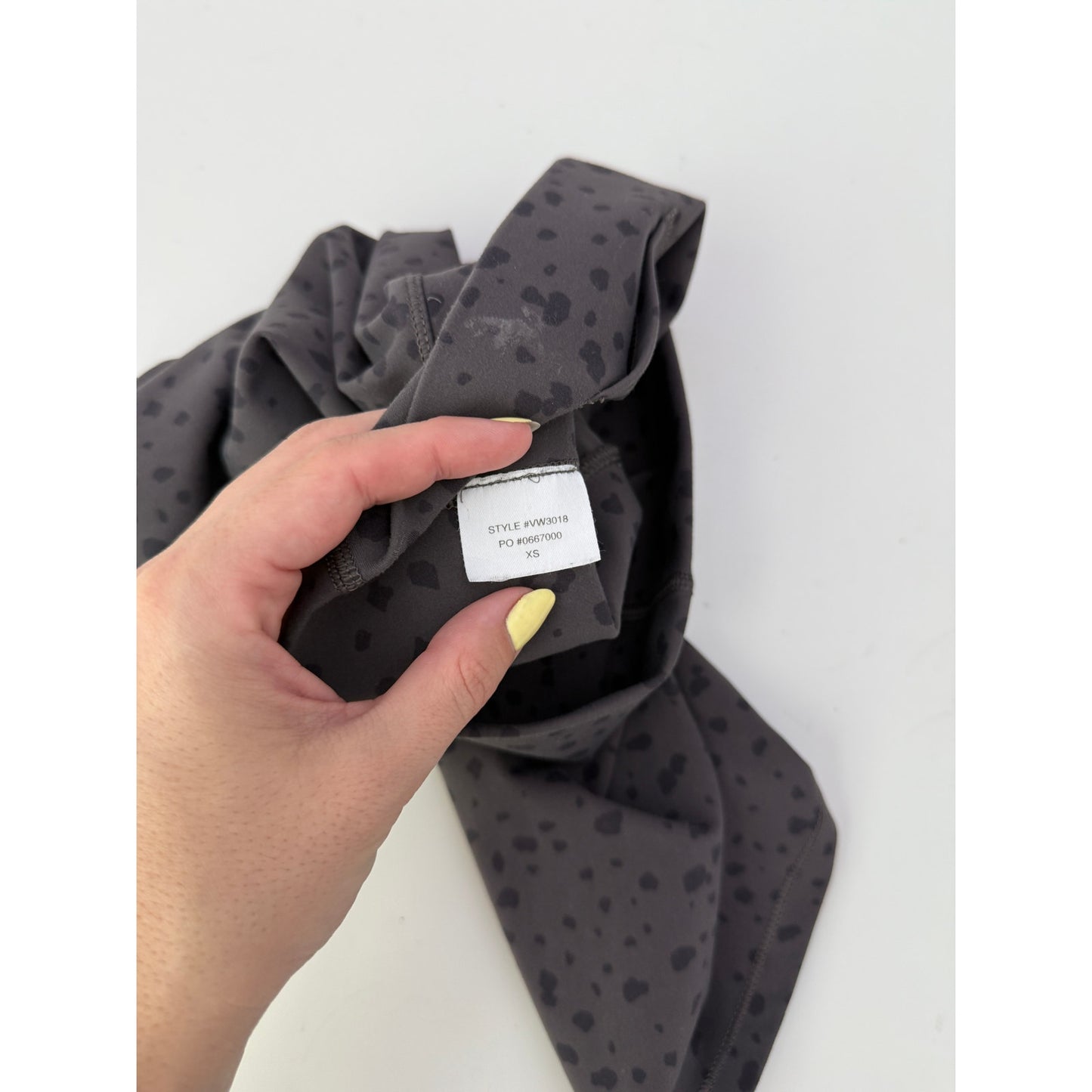 Vuori studioprinted biker shorts - size XS. 6" inseam