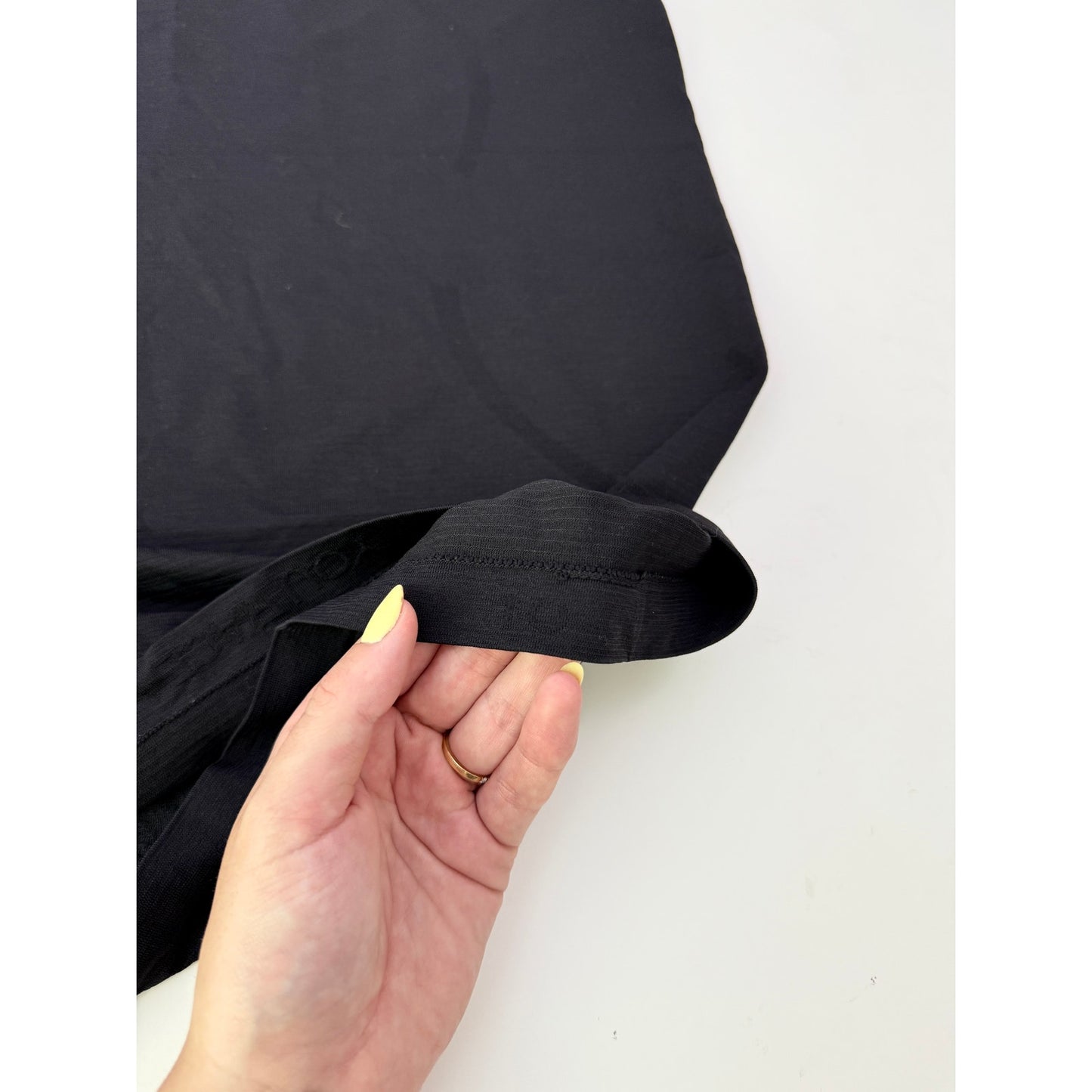 lululemon black short sleeve swifty tech 2.0 - size 10