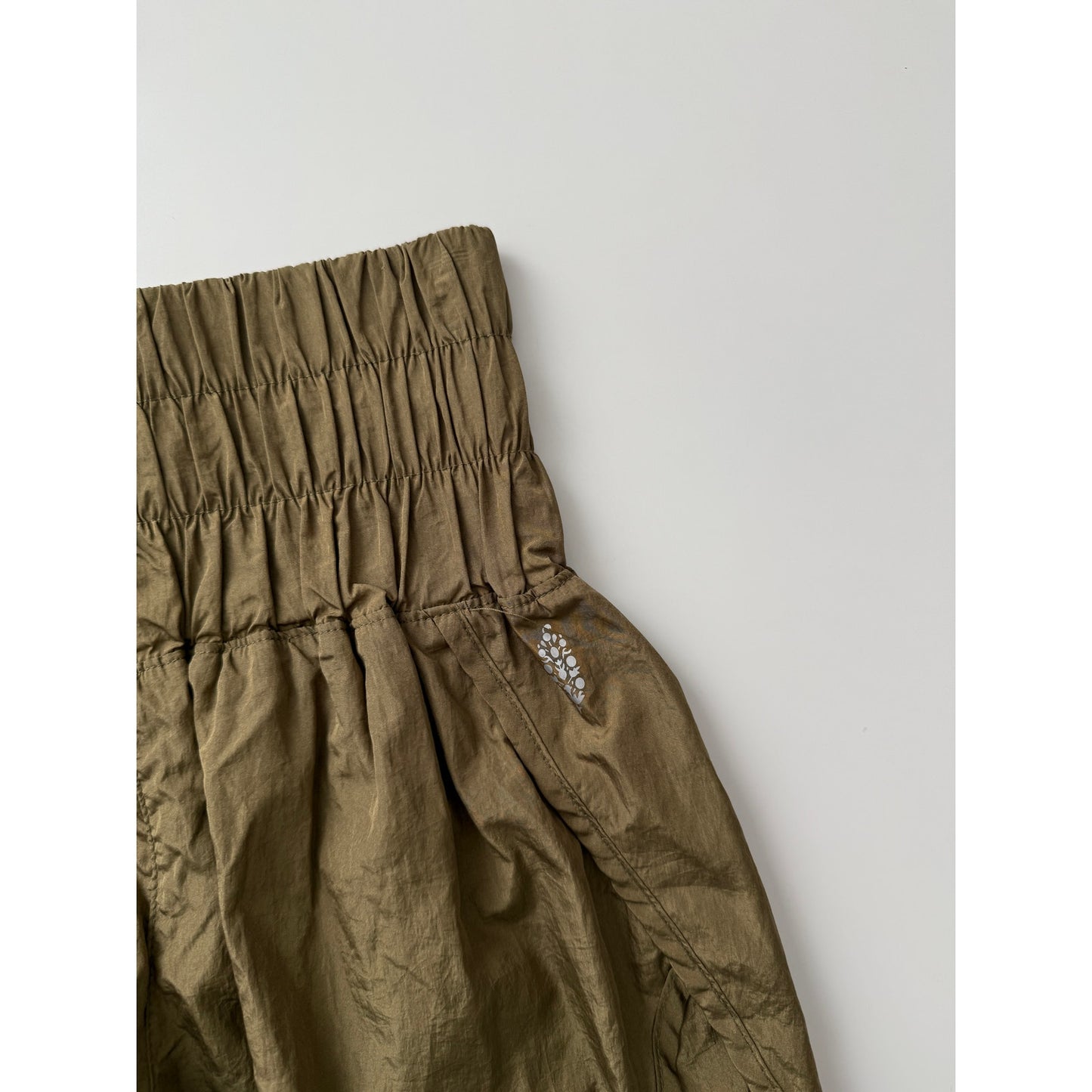 Free People Movement the way home olive green shorts - size XS